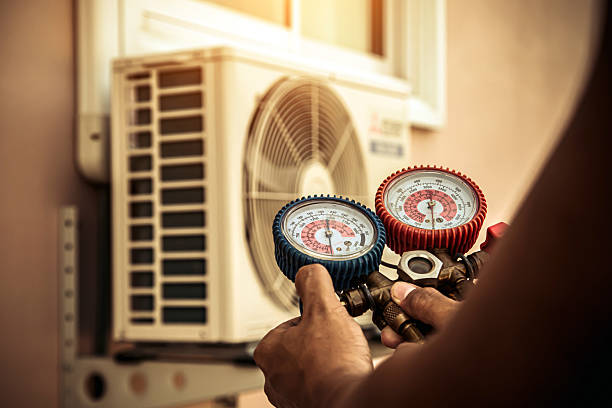 Professional Hvac technician working in Corydon, IN
